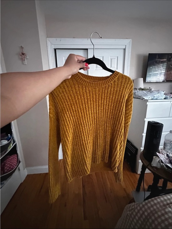 Forever 21 Sweaters - Forever 21 Ribbed Crew Neck Sweater - Mustard